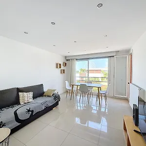 Tout Equipe Avec Terrasse A Cote Des Plages Appartement Marseille